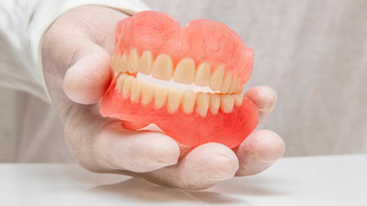 How to Safely Remove Mold from Dentures?